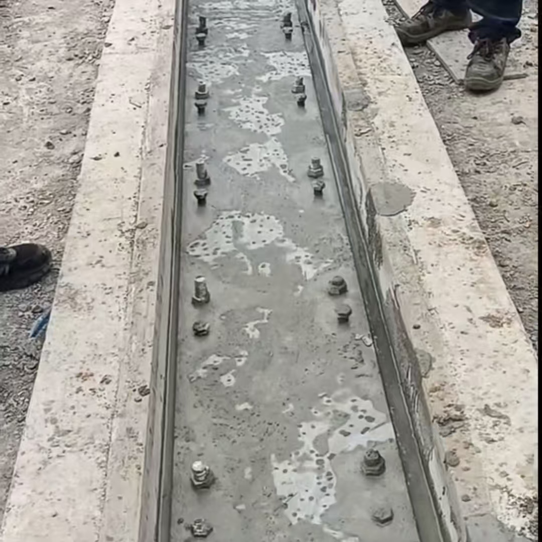 莱西港口码头起重机龙门吊重型机械设备稳固用早强快凝轨道胶泥